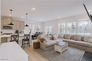 543 S Rhodes Ave, Akron, OH 44307 - Photo 4