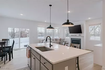 543 S. Rhodes Avenue, Akron, OH 44307 - Photo 6