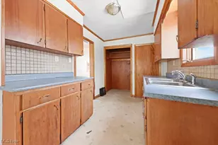 228 W Oxford St, Alliance, OH 44601 - Photo 4