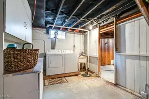 1042 Hartshorn St, Alliance, OH 44601 - Photo 30