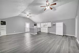 1417 Harrisburg Rd NE, Canton, OH 44705 - Photo 10