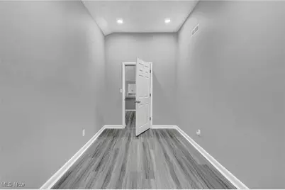 1417 Harrisburg Road NE, Canton, OH 44705 - Photo 4