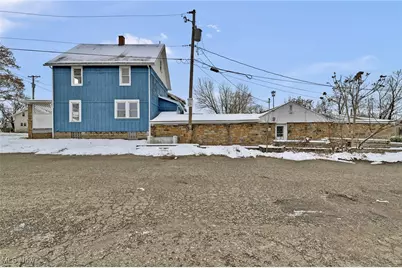 1417 Harrisburg Road NE, Canton, OH 44705 - Photo 2