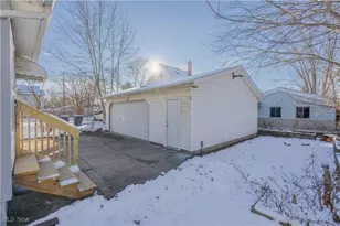 2246 7th St SW, Akron, OH 44314 - Photo 34