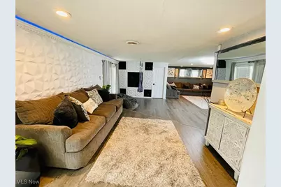 662 Kenilworth Avenue, Sheffield Lake, OH 44054 - Photo 16