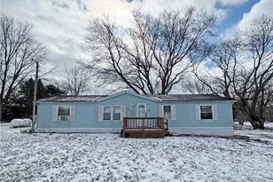 13154 Sinclair St SW, Massillon, OH 44647 - Photo 2