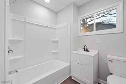 616 Johnson Avenue, Alliance, OH 44601 - Photo 6