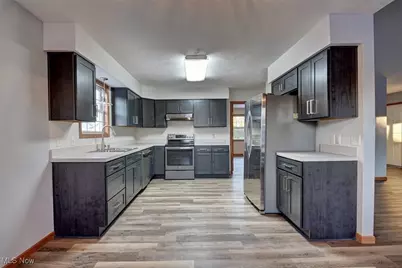 412 Taylor Drive SW, New Philadelphia, OH 44663 - Photo 6