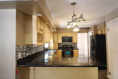 309 Shiawassee Avenue, Fairlawn, OH 44333 - Photo 6