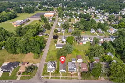 827 9th Street SW, Massillon, OH 44647 - Photo 2