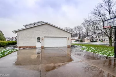 2450 Wildflower Lane NE, Massillon, OH 44646 - Photo 48