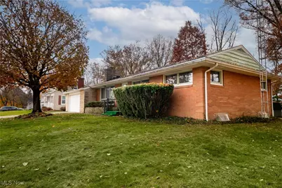 1035 Lois Avenue NW, North Canton, OH 44720 - Photo 2