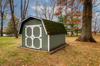 1035 Lois Avenue NW, North Canton, OH 44720 - Photo 16