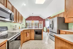 1485 Golden Ln, Grandview Heights, OH 44147 - Photo 14