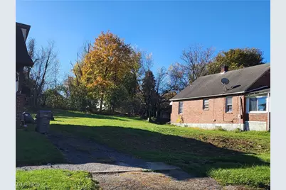 637 Lee Avenue, Youngstown, OH 44502 - Photo 2