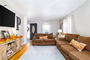 1228 Hanlin Way, Weirton, WV 26062 - Photo 4