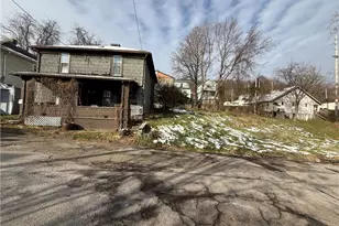 637 and 639 Dehass St, Martins Ferry, OH 43935 - Photo 2