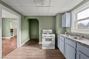 884 Lovers Ln, Akron, OH 44306 - Photo 20