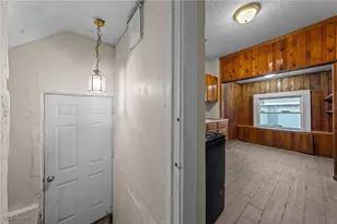 1053 Mt Vernon Ave, Akron, OH 44310 - Photo 26