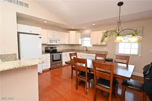 170 Sandy Ct, New Middletown, OH 44442 - Photo 6