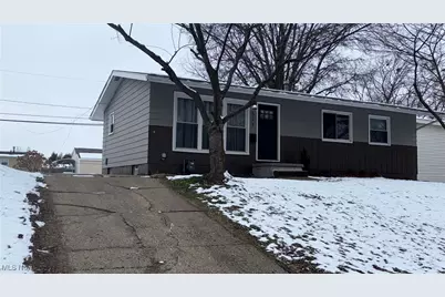 517 Grosvenor Avenue NW, Massillon, OH 44647 - Photo 2