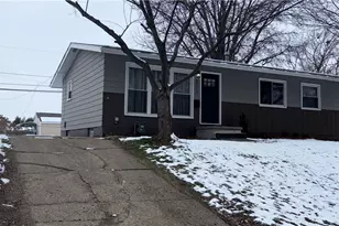 517 Grosvenor Ave NW, Massillon, OH 44647 - Photo 2