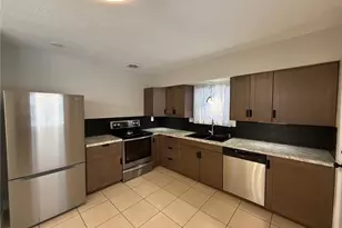 517 Grosvenor Ave NW, Massillon, OH 44647 - Photo 4