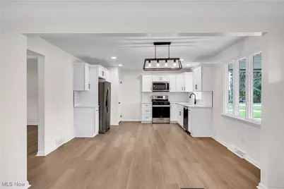 338 Blossom Avenue, Campbell, OH 44405 - Photo 4