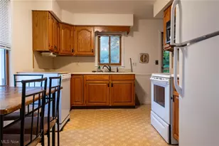 318 Charlotte St, Bucyrus, OH 44820 - Photo 8