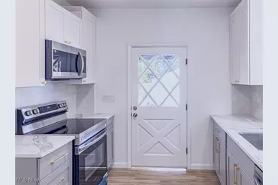 270 Hollywood Boulevard, Steubenville, OH 43952 - Photo 8