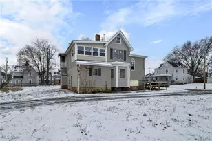 814 Plymouth Ct NW, Canton, OH 44703 - Photo 4