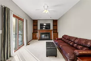 9201 Old Meadow Dr, Chagrin Falls, OH 44023 - Photo 8