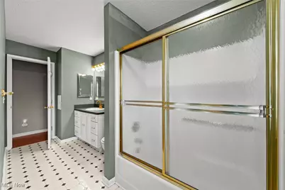 9201 Old Meadow Drive, Chagrin Falls, OH 44023 - Photo 16