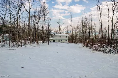 9201 Old Meadow Drive, Chagrin Falls, OH 44023 - Photo 26