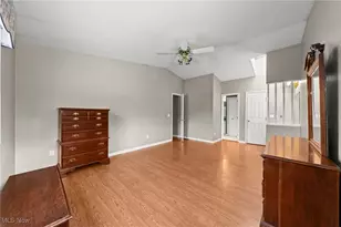 9201 Old Meadow Dr, Chagrin Falls, OH 44023 - Photo 20