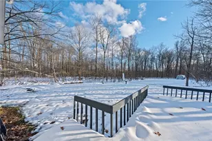 9201 Old Meadow Dr, Chagrin Falls, OH 44023 - Photo 28