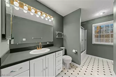 9201 Old Meadow Drive, Chagrin Falls, OH 44023 - Photo 12