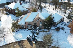 3700 Tamarisk Dr, Akron, OH 44333 - Photo 2