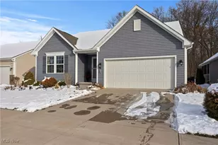 7537 Greenlawn Dr, North Ridgeville, OH 44039 - Photo 2