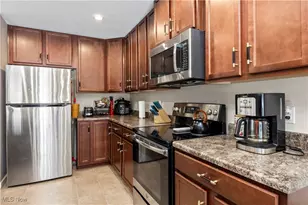 7537 Greenlawn Dr, North Ridgeville, OH 44039 - Photo 18