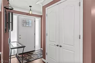 6473 Tanglewood Ln, Green Hills, OH 44131 - Photo 4