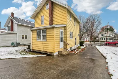 79 20th Street SW, Barberton, OH 44203 - Photo 4