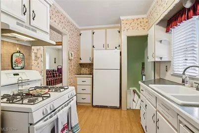 79 20th Street SW, Barberton, OH 44203 - Photo 14