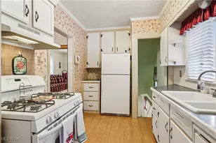 79 20th St SW, Barberton, OH 44203 - Photo 14