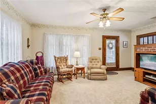 79 20th St SW, Barberton, OH 44203 - Photo 6