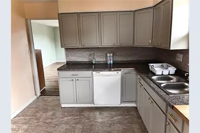 809 Delia Avenue, Martins Ferry, OH 43935 - Photo 8