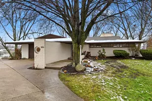 886 Walter Ct, Tallmadge, OH 44278 - Photo 1