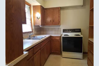 73 S Hartford Avenue, Youngstown, OH 44509 - Photo 8