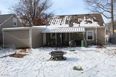 2911 Oakwood Drive, Cuyahoga Falls, OH 44221 - Photo 2