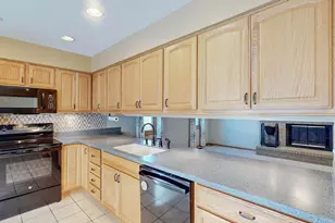 8305 Pebble Creek Ct, Chagrin Falls, OH 44023 - Photo 26